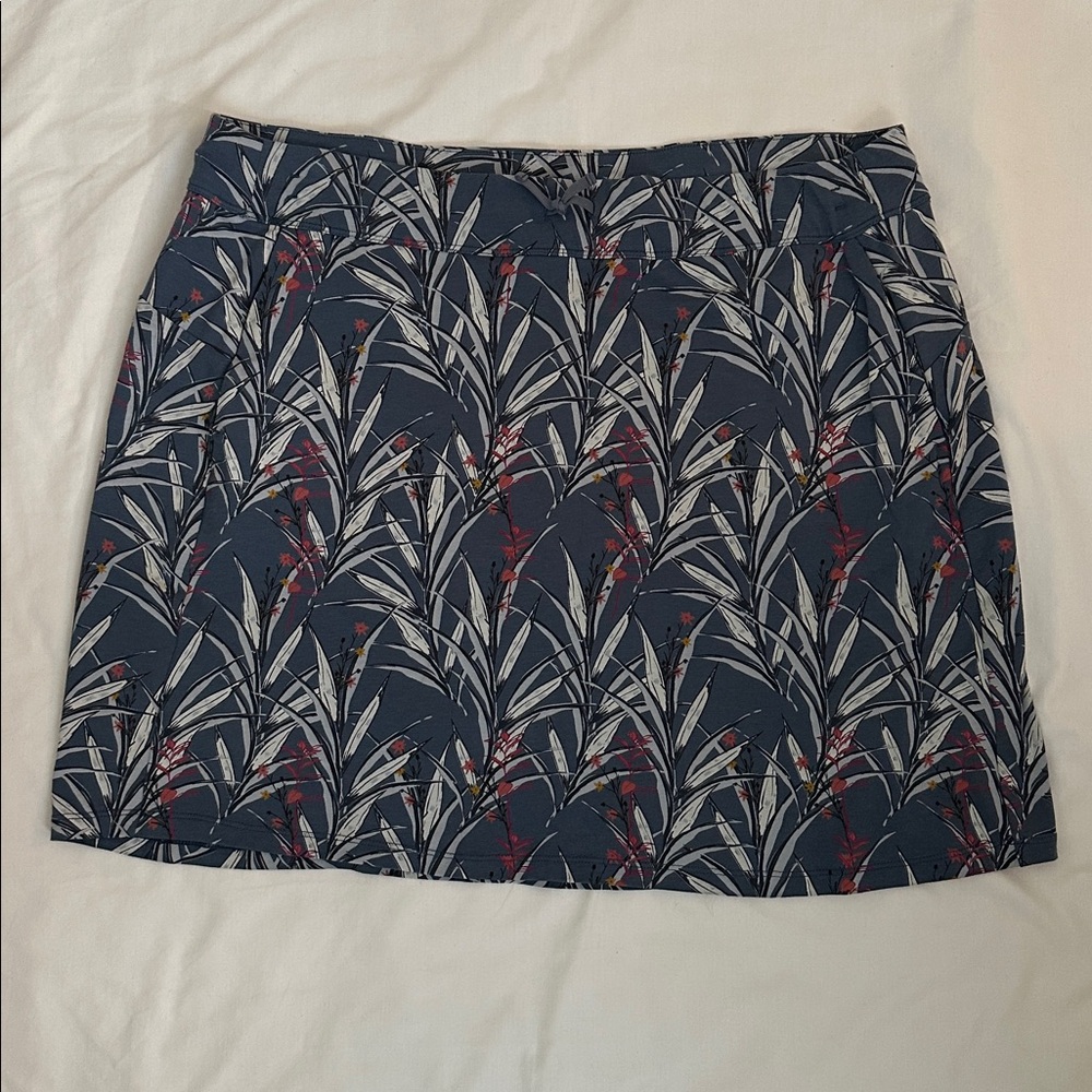 Kuhl Navy and Red Patterned Skirt